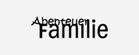Logo von „Abenteuer Familie“, schwarze Schrift auf grauem Grund.
