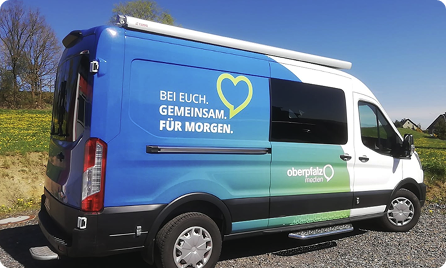Oberpfalz Medien Redaktion on Tour Fahrzeug